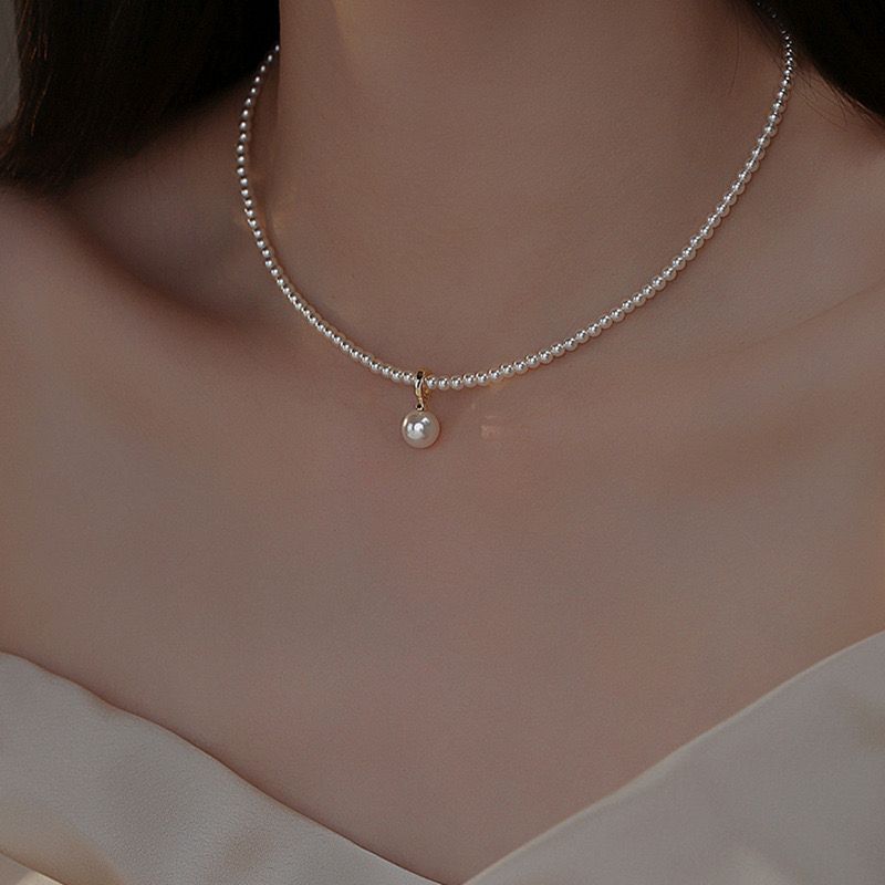 Minimalist Pearl Pendant Choker Necklace